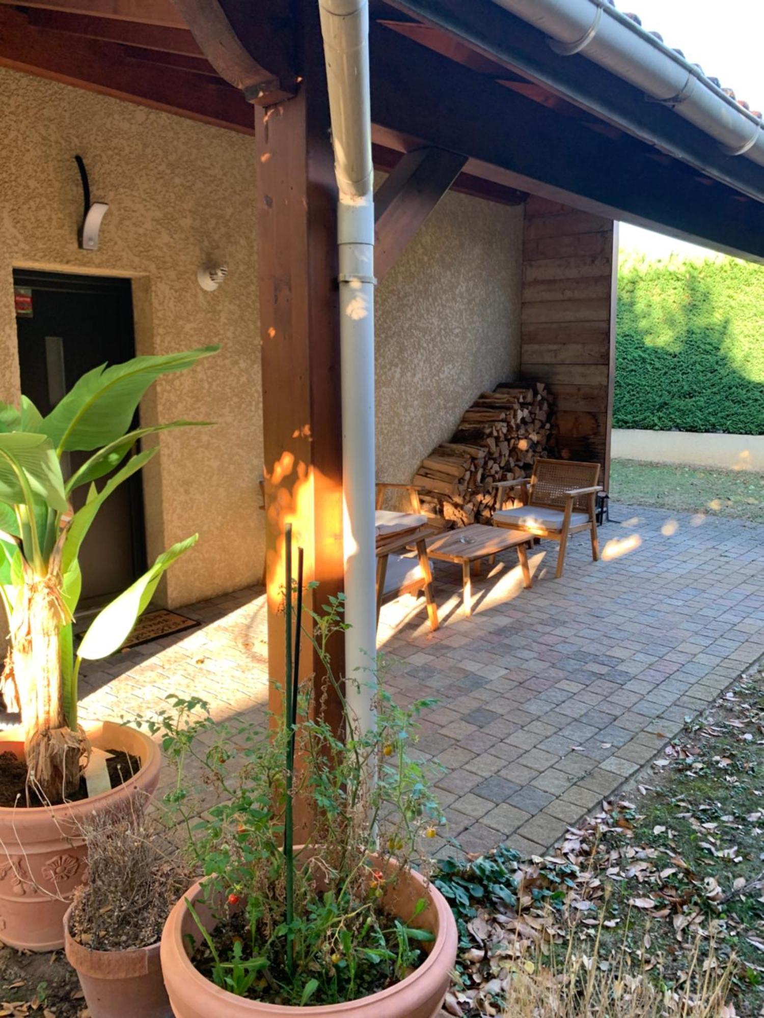 Studio Equipe Le Chasseland Chassieu Exteriör bild